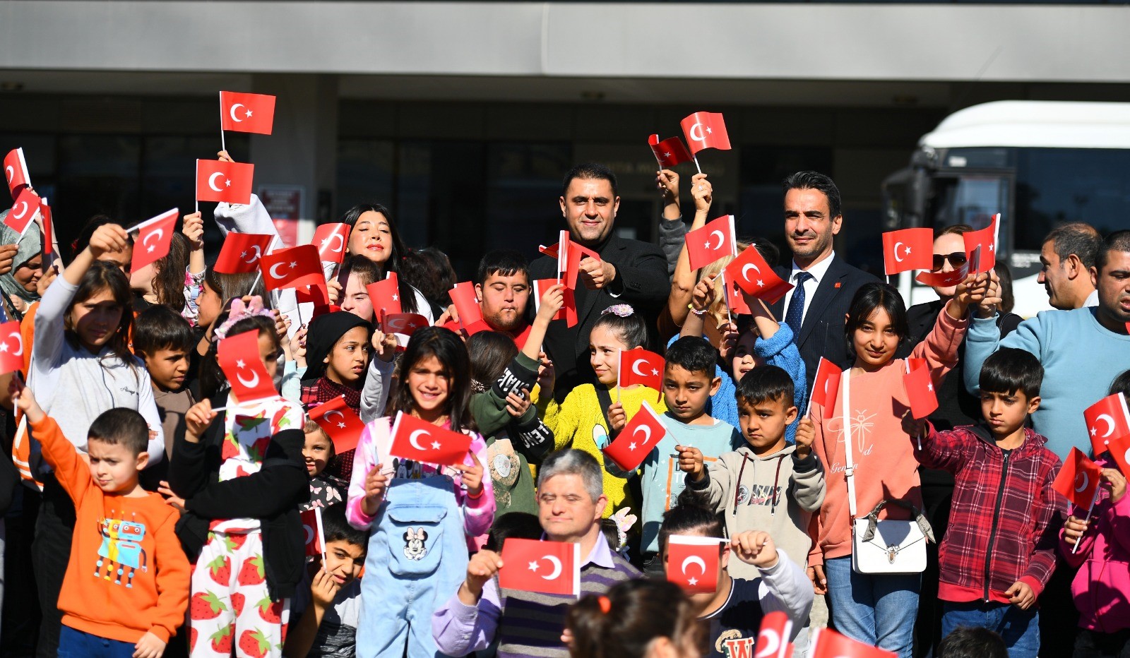 Başkan Kozay’dan özel çocuklara özel şenlik