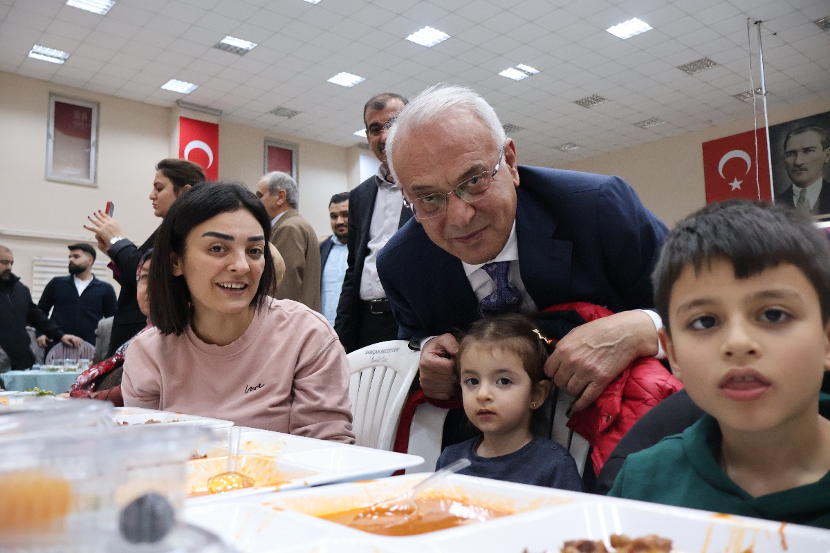 Minik yürekleri ısıtan iftar!