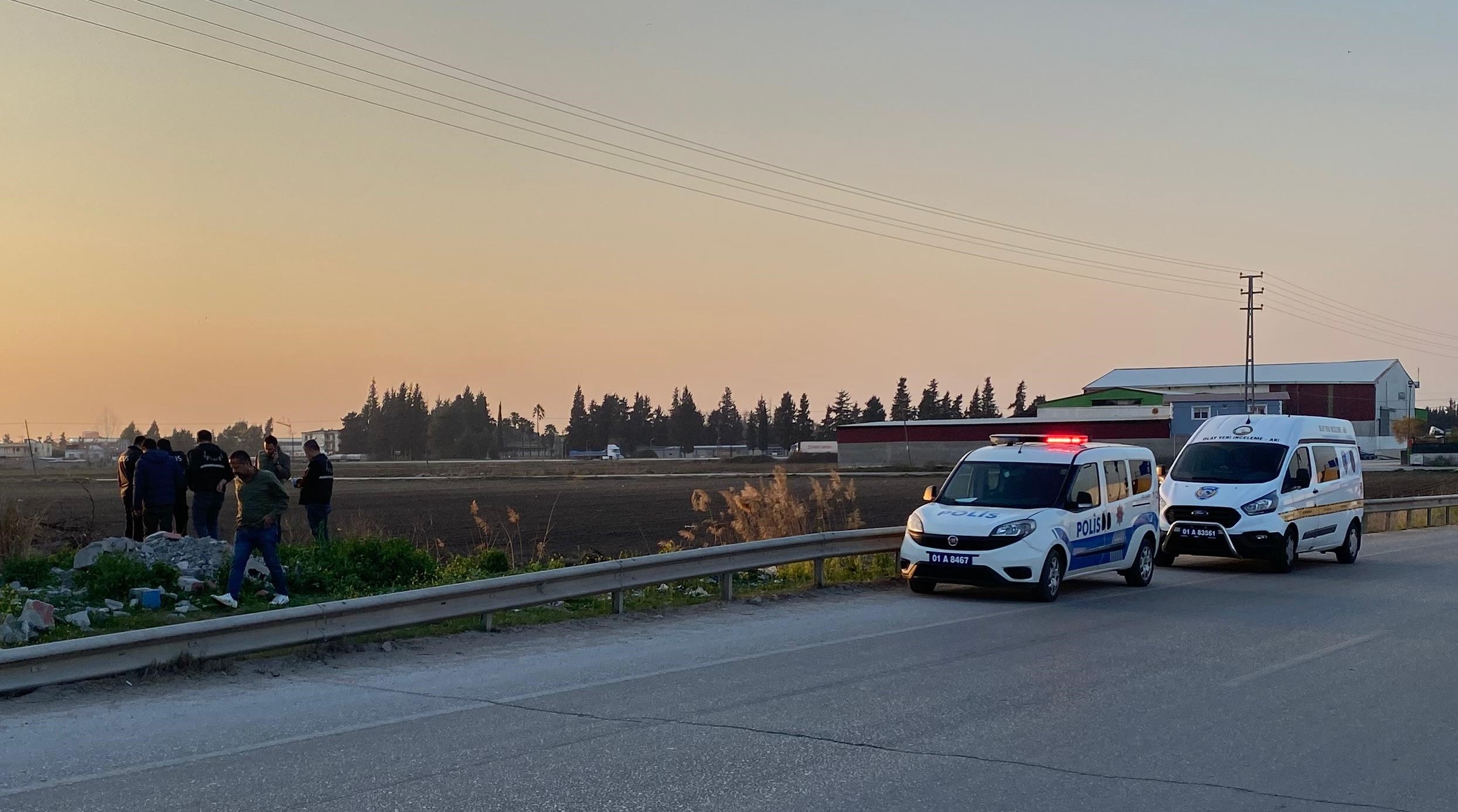 Aracı arıza yapan vatandaş fark etti: Adana'da insan kemikleri ve kafatası bulundu