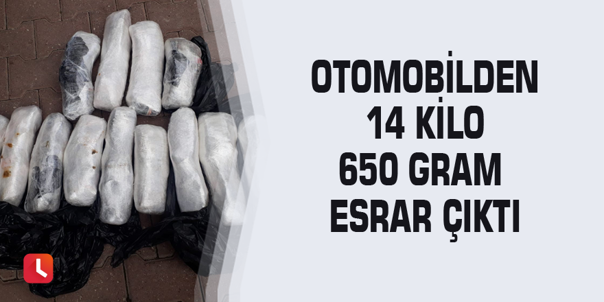 Otomobilden 14 kilo 650 gram esrar çıktı