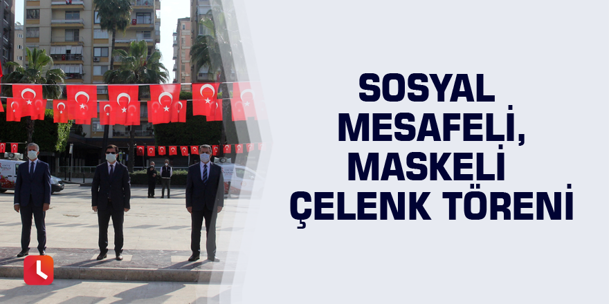 Sosyal mesafeli, maskeli çelenk töreni