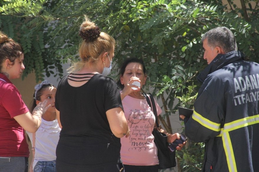 Uyuşturucu bağımlısı şahıs, içinde iki kızı ve annesinin olduğu evi yaktı