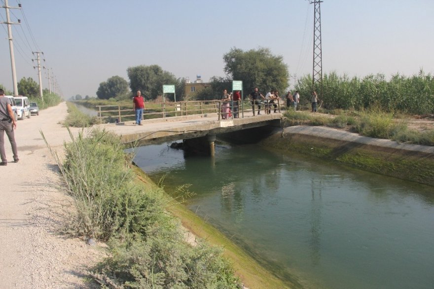 Serinlemek için girdiği sulama kanalında boğuldu