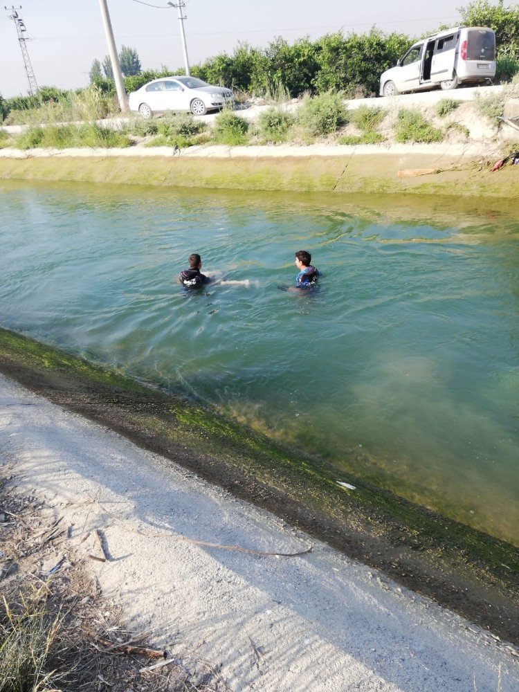 Serinlemek için girdiği sulama kanalında boğuldu