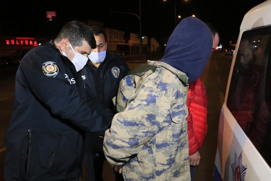 Sokağa çıkma kısıtlamasından ceza yememek için kaçtılar, 12 kilometre sonra yakalandılar