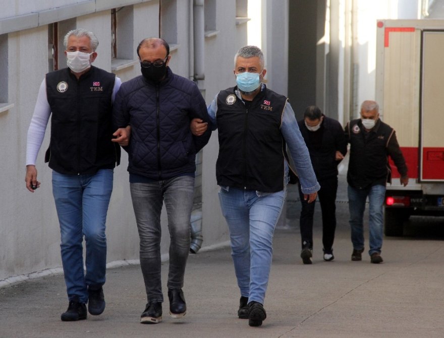 FETÖ operasyonunda yakalanan 5 zanlı adliyede