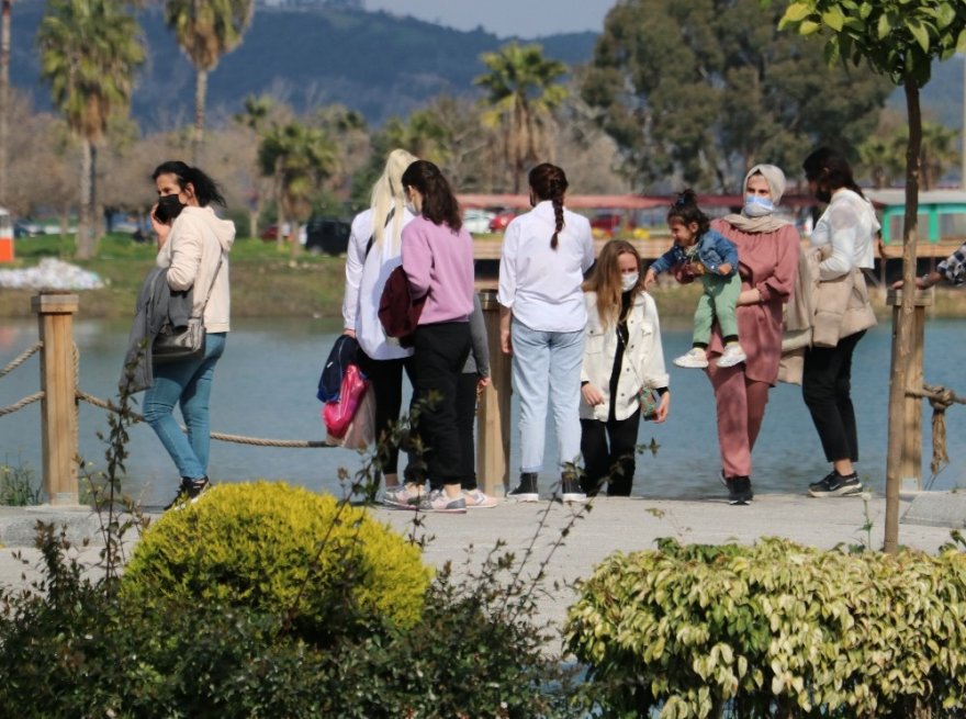 Yasağın kalktığı Adana’da piknik alanları doldu taştı