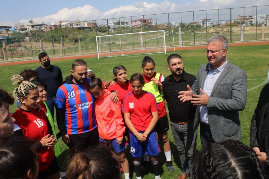 Hasan Şaş’tan kadın futbolculara teknik direktörlük sözü