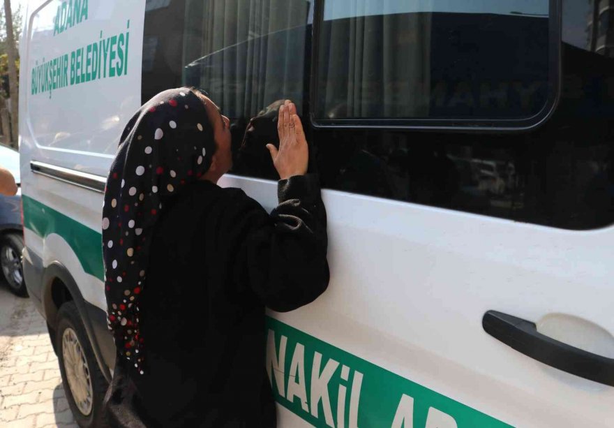 Konserde bıçaklanarak öldüren Ozan’ın annesinin ağıtları yürekleri dağladı