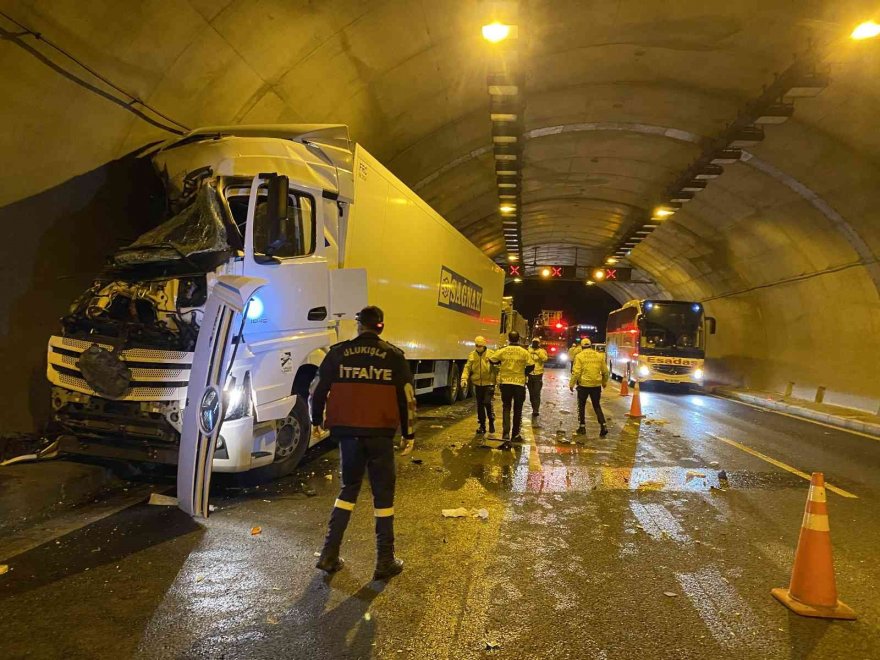 Adana-Ankara Otoyolu’nda zincirleme kaza