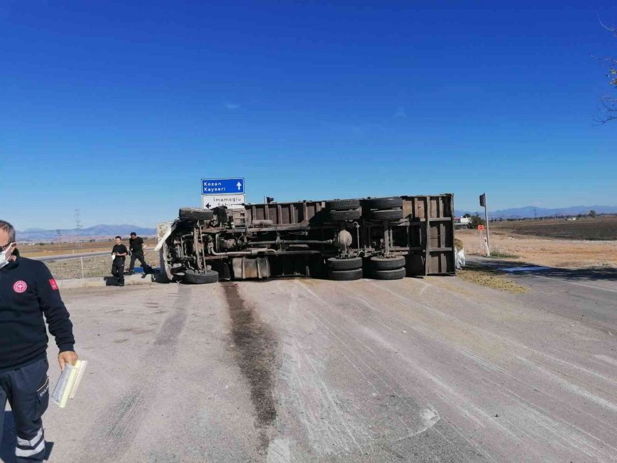 İmamoğlu’nda trafik kazası: 3 yaralı