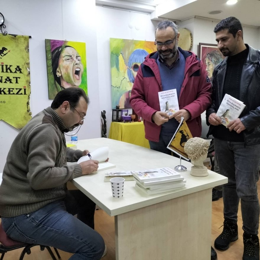 Altuntaş, "Ötağçenin Sakinleri"ni imzaladı