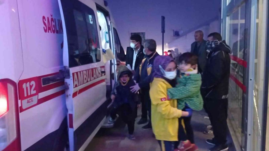 Kozan'da trafik kazası: 2’si çocuk 4 yaralı