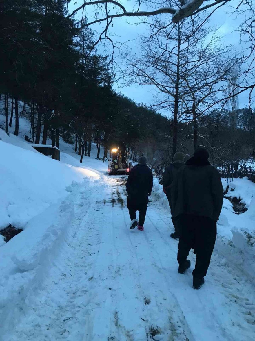 Adana’nın kuzey ilçelerinde karla mücadele