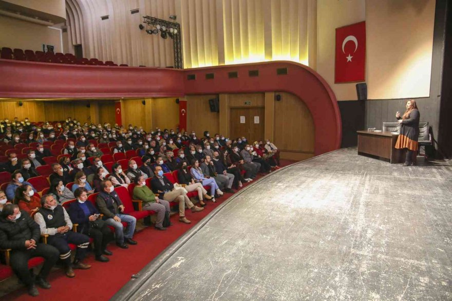 Halk Ekmek büfelerinde çalışanlara iletişim semineri