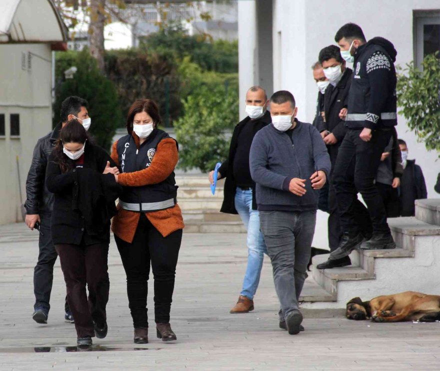 Eşinin cesedini 3 gün evde saklamıştı, suçu ölen babasının üstüne atıp beraat etti