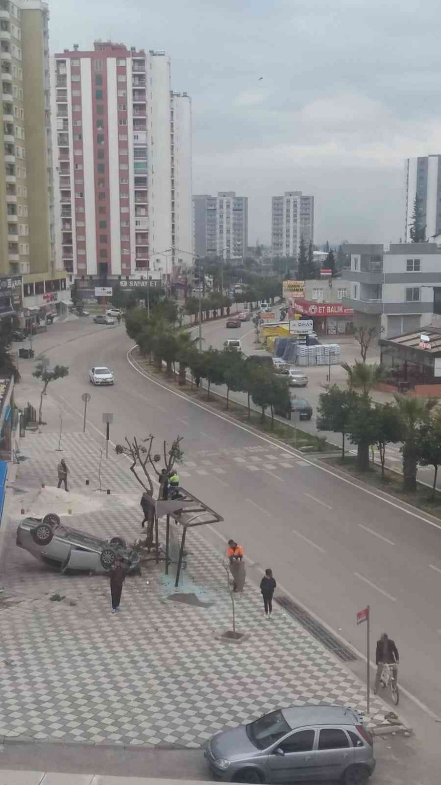 Adana'da o bulvar kazaya davetiye çıkarıyor...