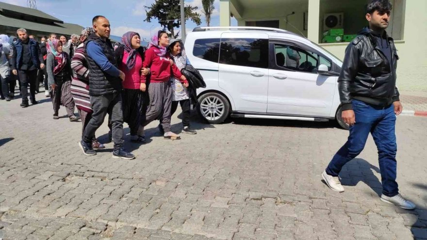 Boşanmak istediği kocasının öldürdüğü kadın, son yolculuğuna uğurlandı