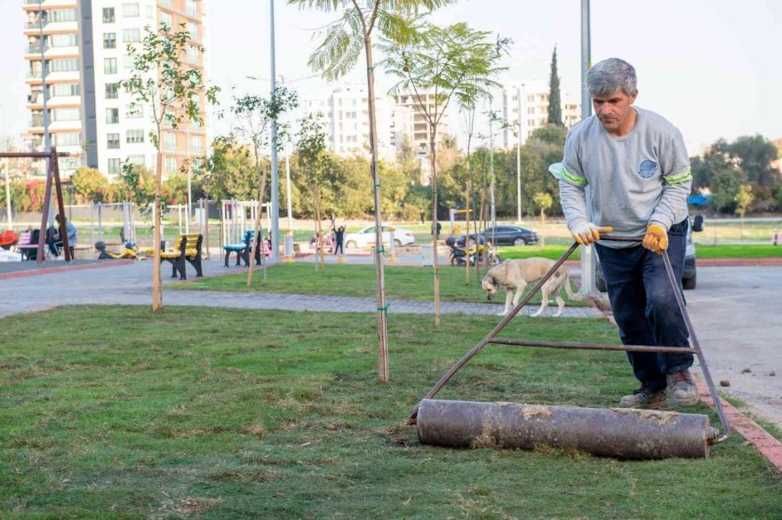 Seyhan’da 12 park açıldı, 10 yeni parkın projesi hazırlandı