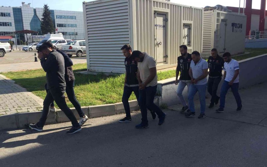 Adana polisi, kahve aromalı 79 kilo 400 gram esrar ele geçirdi