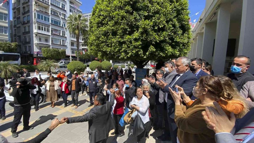 Büyükşehirde halay çektiren sözleşme