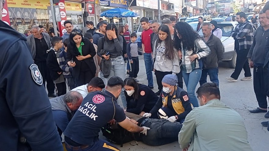 Motosiklete çarpan araç sürücüsünün arkadaşı gözyaşlarını tutamadı