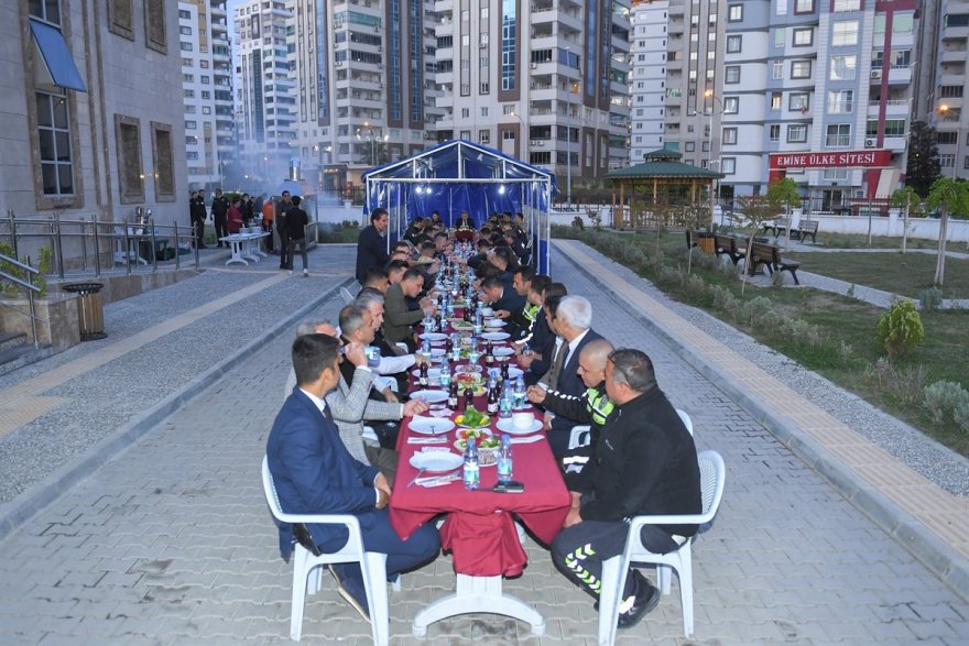 Vali Elban polislerle iftarda buluştu