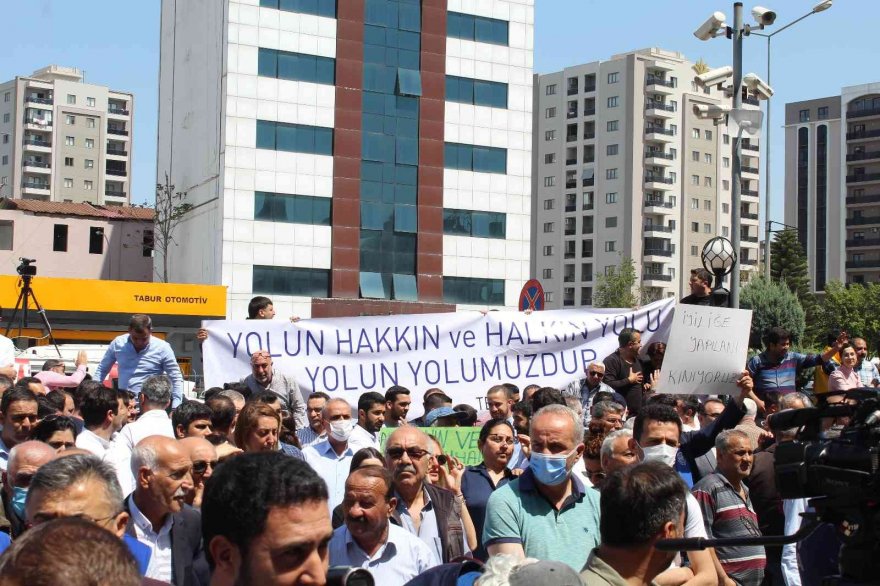 Başkan Akay’a saldırı protesto edildi