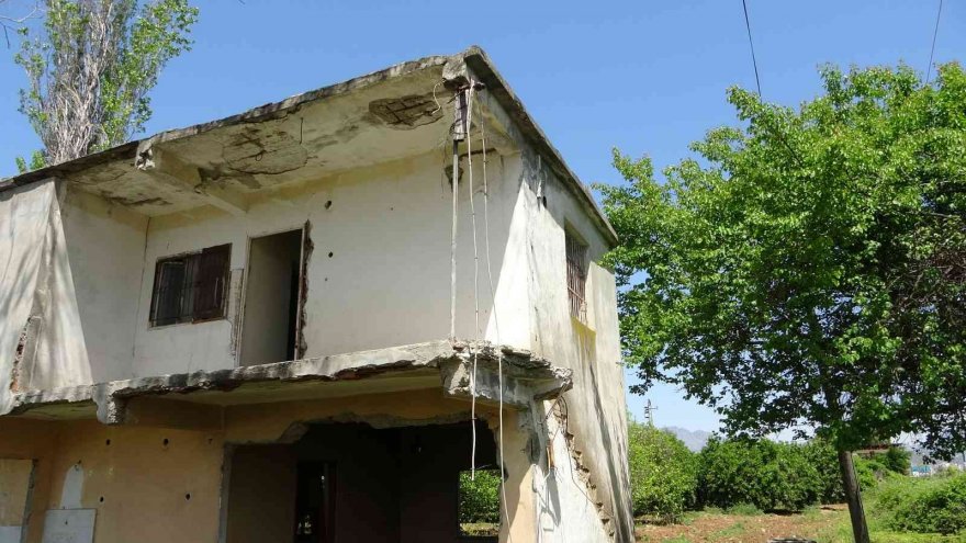 Vatandaşlar kablo hırsızlarını suçüstü yakalattı