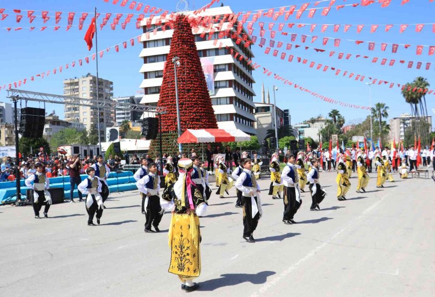 Adana’da 23 Nisan Ulusal Egemenlik ve Çocuk Bayramı coşkusu