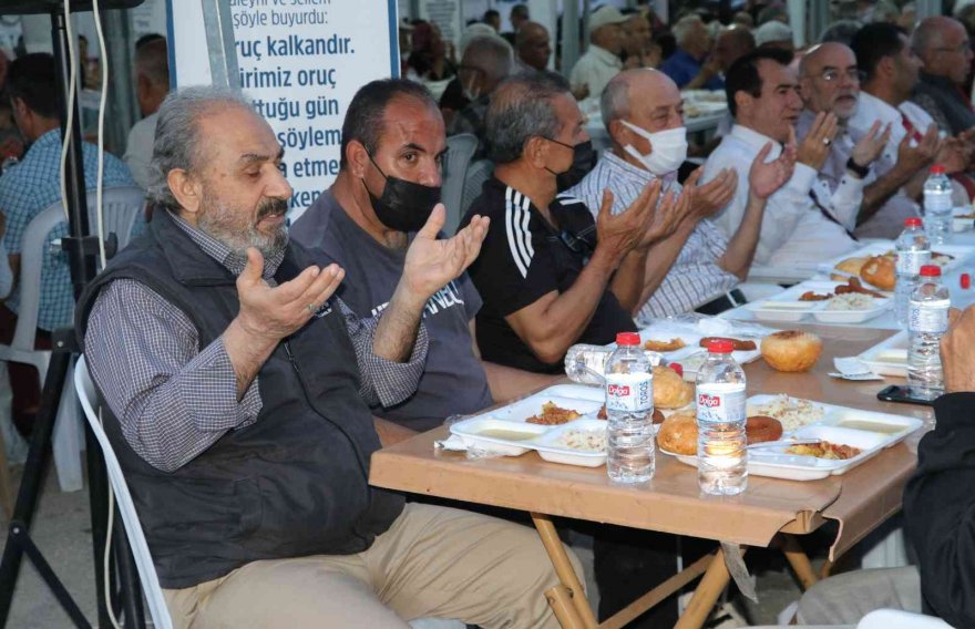 ASKON Adana’dan Ramazanda 45 bin kişiye iftar