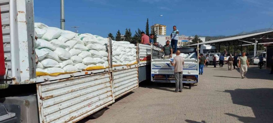 Adana’da arıcılara 945 ton şeker desteği yapıldı