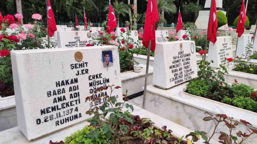 Adana’da şehitliklerde hüzünlü bayram arifesi