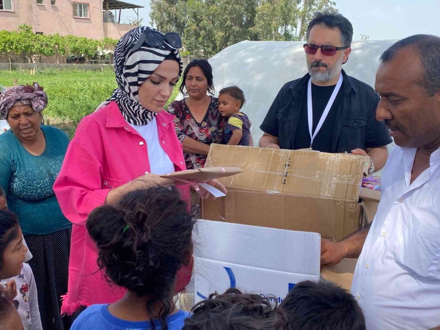 Şehit yakınlarından ihtiyaç sahibi çocuklara bayramlık