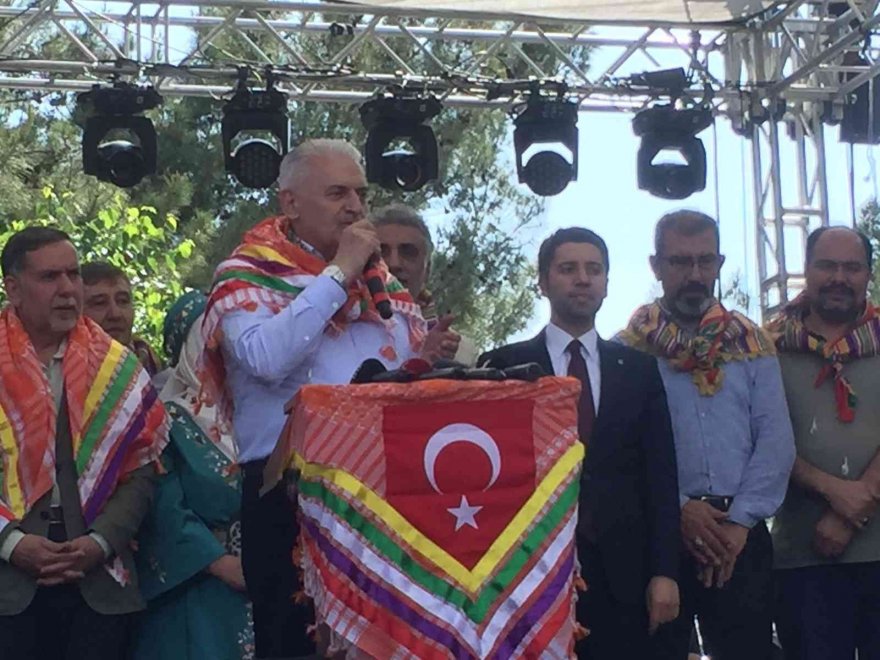 Binali Yıldırım Adana'da 