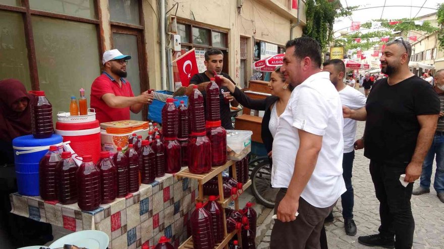 Kozan’da tarihi sokaklar kurtuluş etkinlikleri ile şenlendi