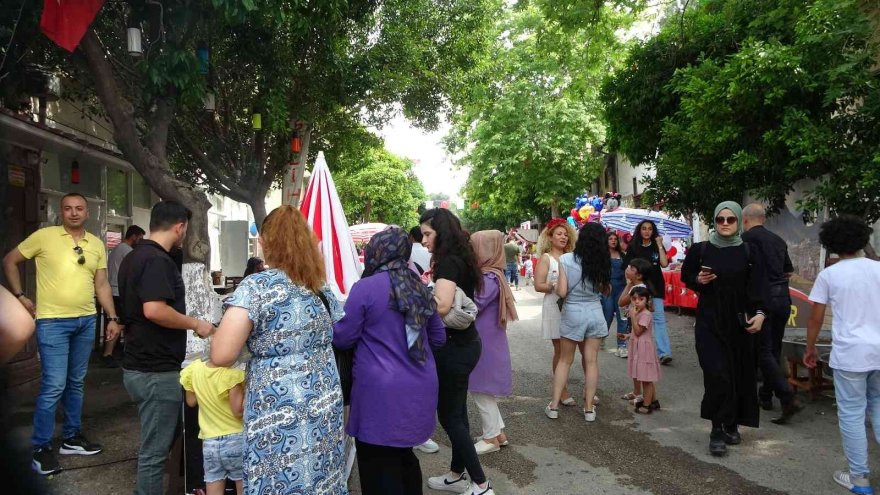 Kozan’da tarihi sokaklar kurtuluş etkinlikleri ile şenlendi