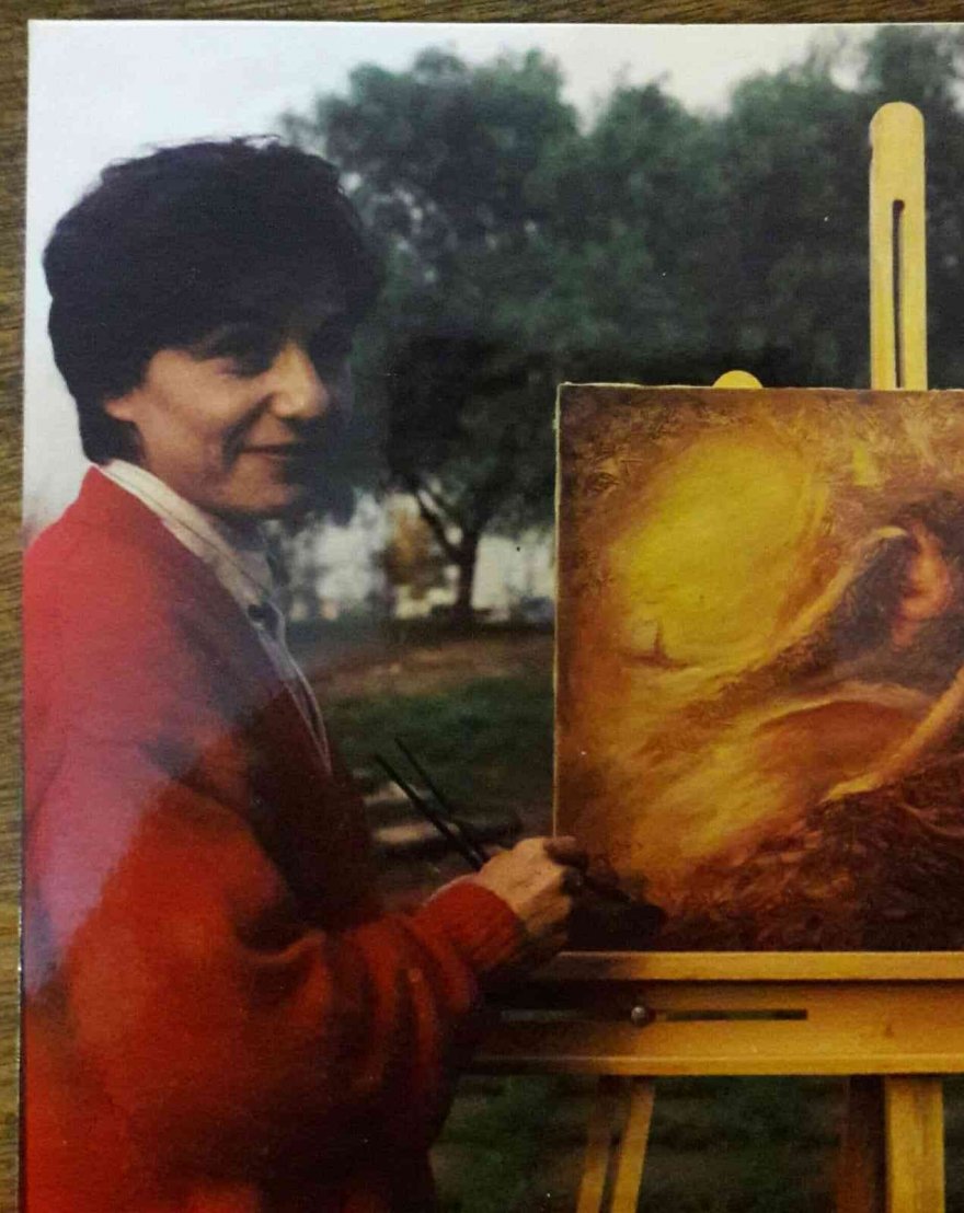 Ressam Şerife Ballı’ya 30. yıl plaketi