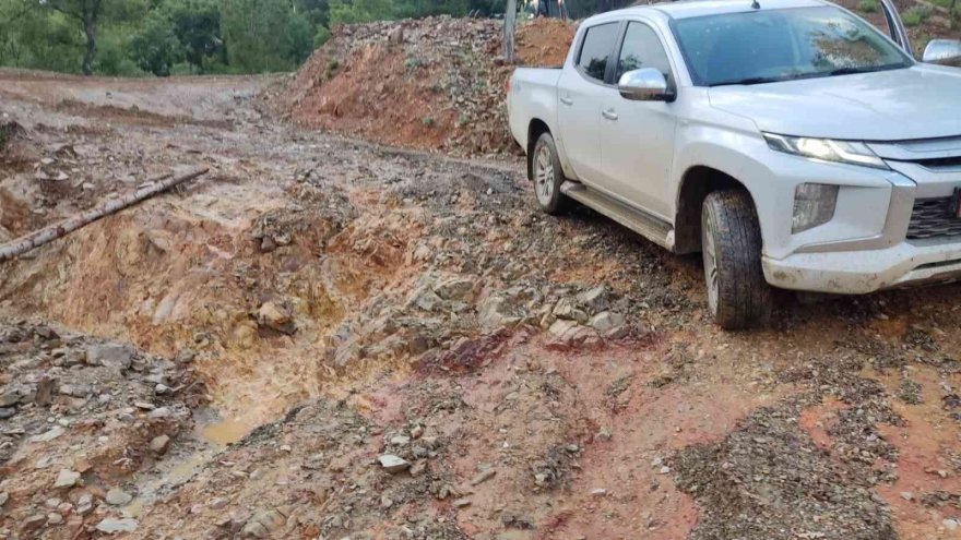 Adana’da şiddetli sağanak su taşkını ve heyelana sebep oldu