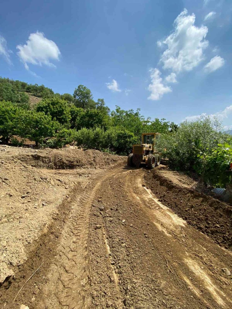 Pozantı’da bahçe yolları düzenlendi