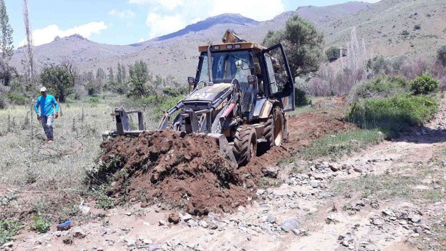 Pozantı’da bahçe yolları düzenlendi