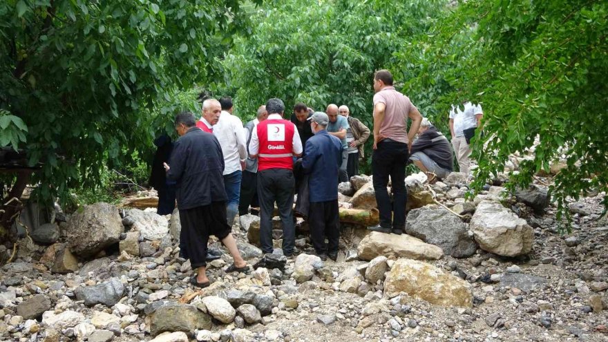 Adana’da afetin büyüklüğü havadan görüntülendi