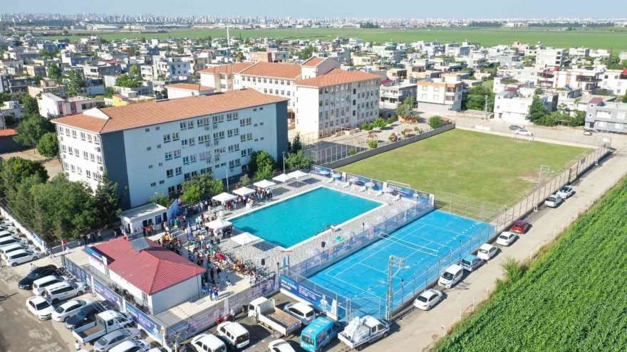 Sarıhamzalı Yüzme Havuzu’nda ilk kulaçlar atıldı