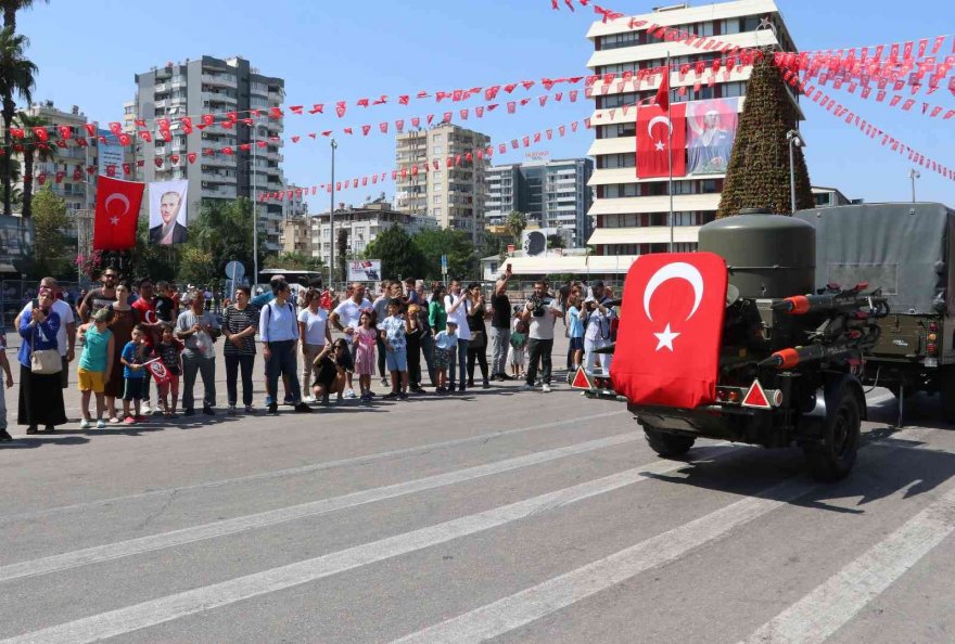 Adana’da 30 Ağustos Zafer Bayramı kutlandı