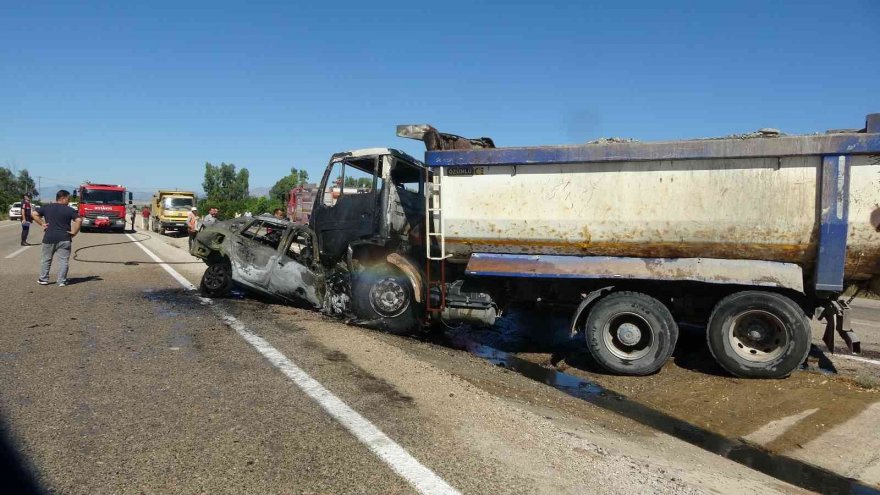 Çalıntı otomobille kaza yaptı, yanarak can verdi