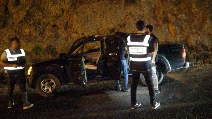 Huzur ve güven uygulamasında alkollü sürücü ile polis sabır sınavı verdi