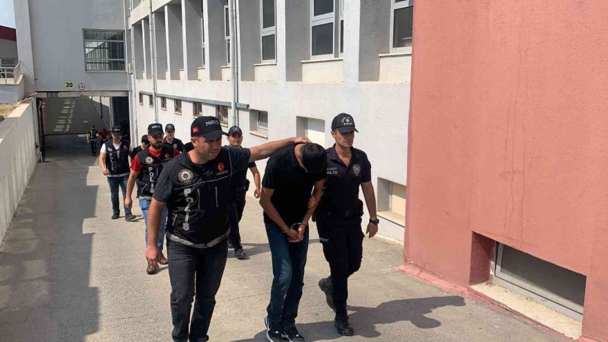 Adana’da narkotik operasyonlarında 9 zanlı tutuklandı