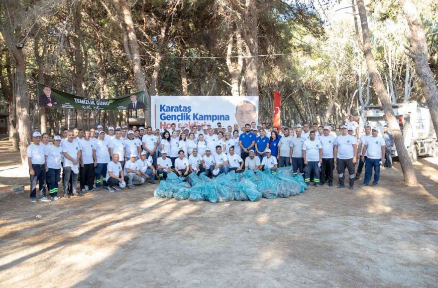 Başkan Akay ve Topuz tabiat parkında çöp topladı