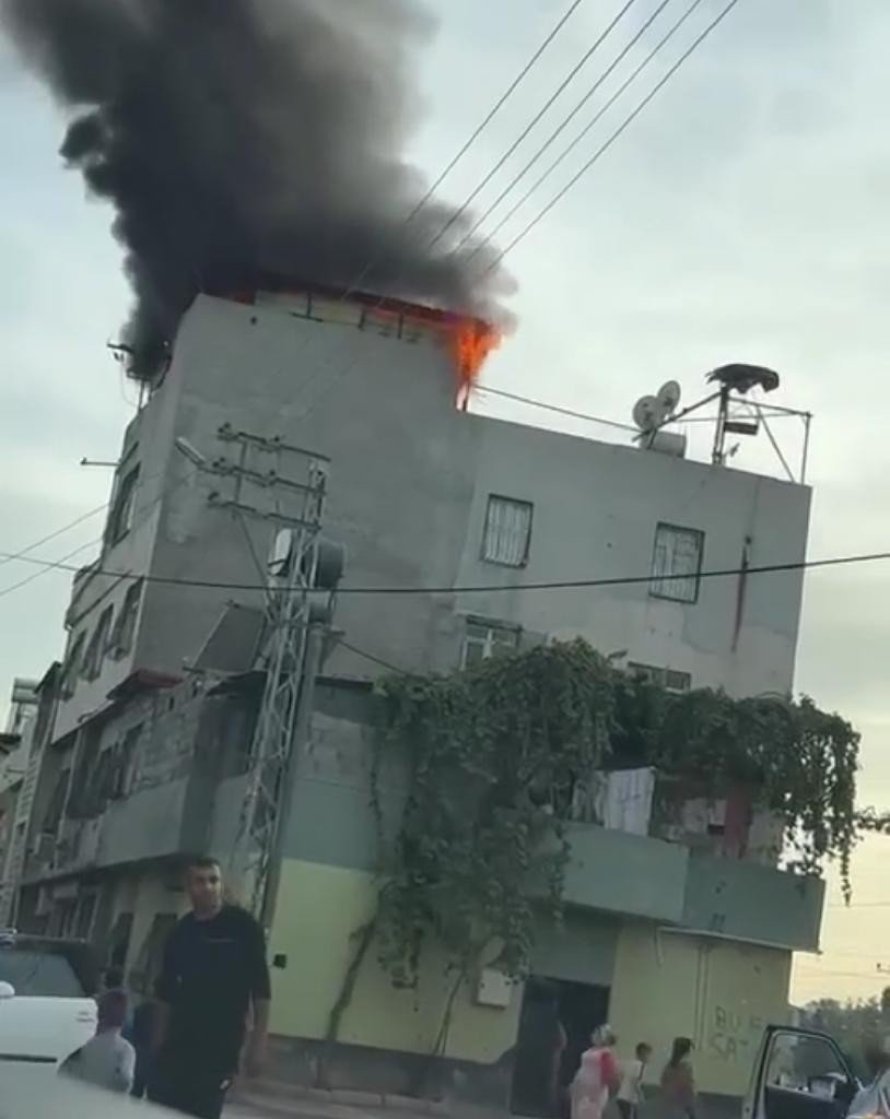 Odunlukta çıkan yangın korkuttu