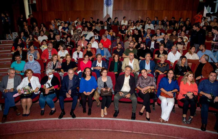 SBŞT yeni sezonu Caner Cindoruk yönetmenliğindeki “Parkta Güzel Bir Gün” ile açtı